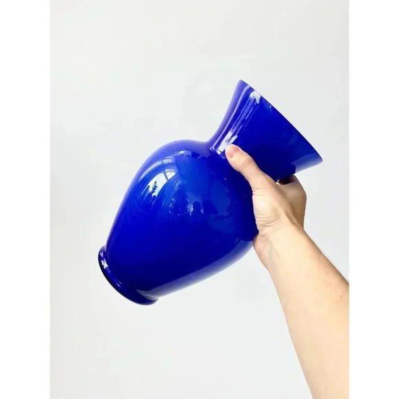 Large Cobalt Blue & White Inner Lined Vintage Midcentury Modern Glass Bud Vase - Picture 6 of 8